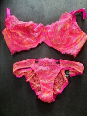 👑Victoria Secret👑 Bra: 32DD Panty: S ✨️Neon Pink & OJ Lace Bra & Panty Set✨️